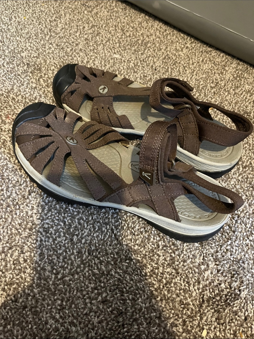 Keen Women's Brown Closed-Toe Hiking Sandals